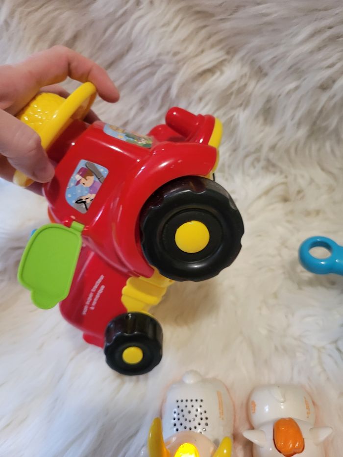 Tracteur et ses chevres - photo numéro 6