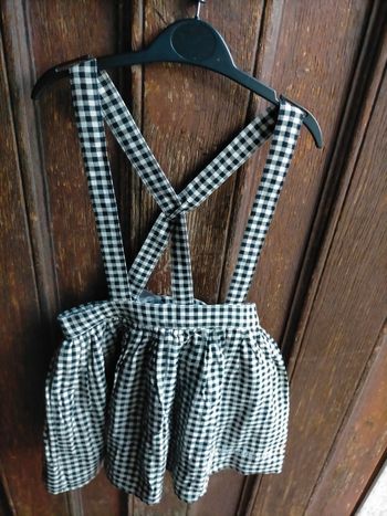 Très jolie jupe Catimini neuve 5 ans