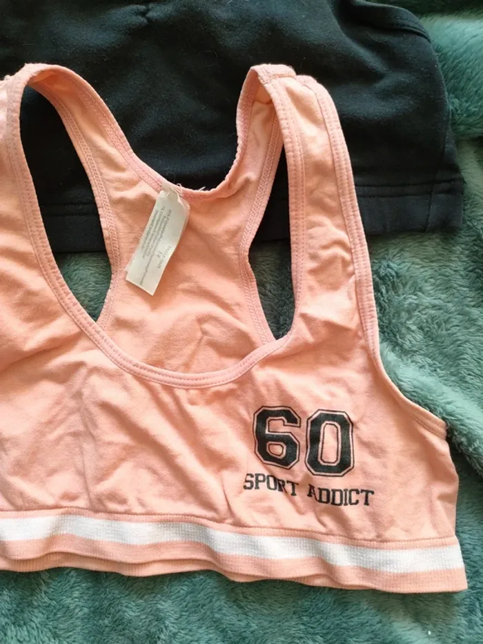 Lot 2 brassières 14 ans xs - photo numéro 2
