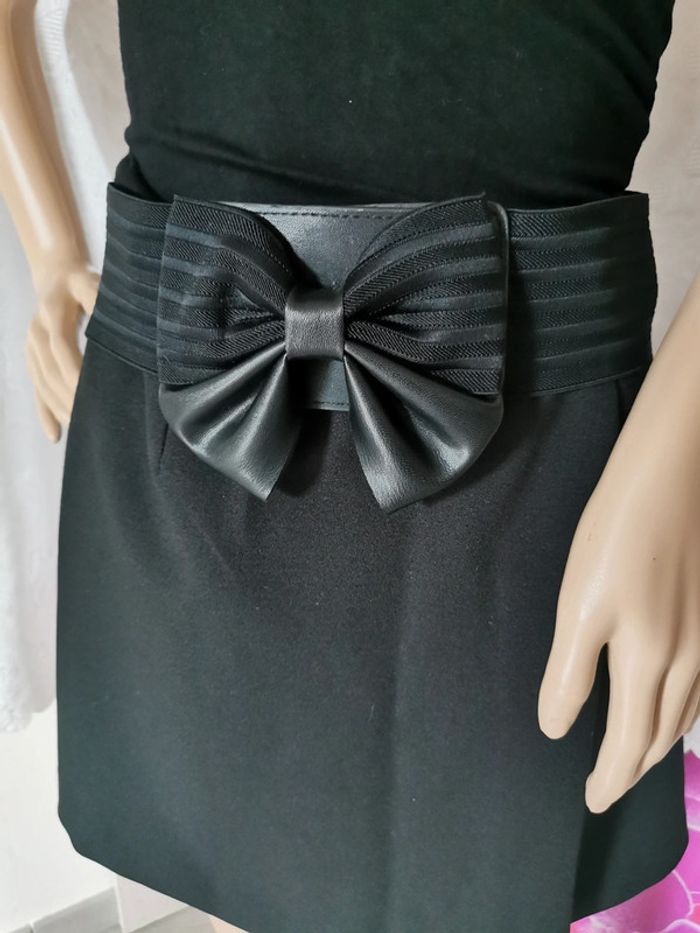 Ceinture large noir élastique. Taille 83 cm