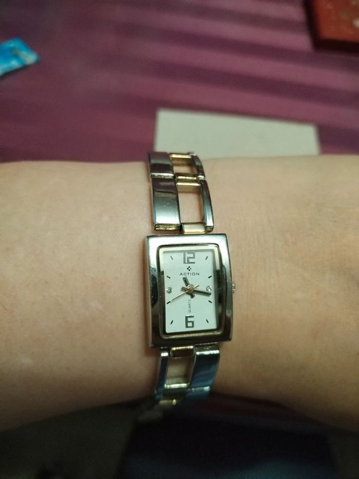 Petite montre femme