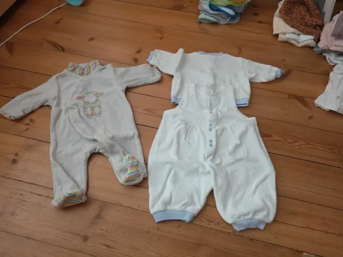 Lot de 2 pyjamas hiver velours.