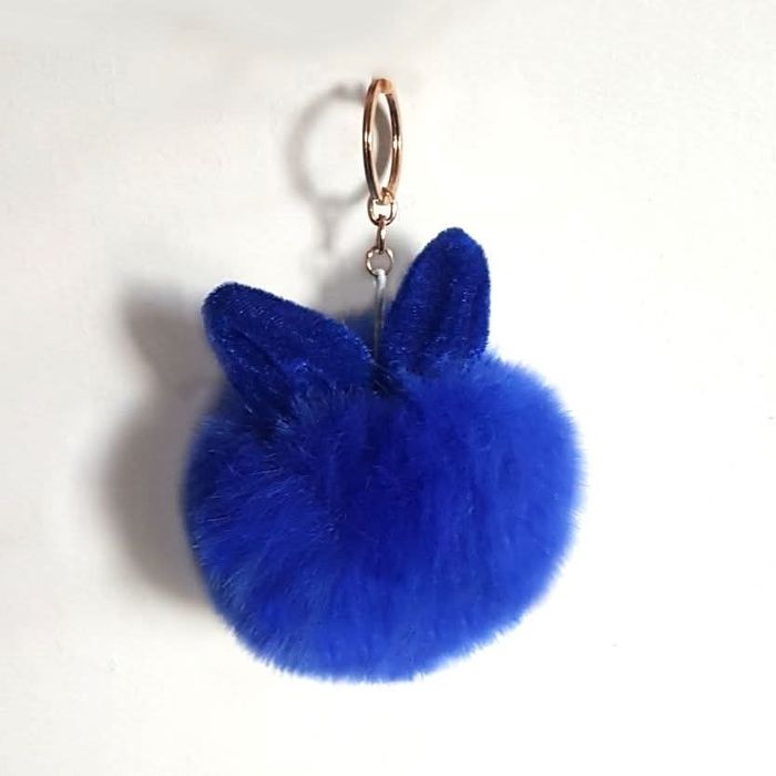 Gros pompon lapin bleu, porte-clé