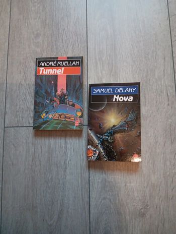 Lot de 2 livres de science fiction