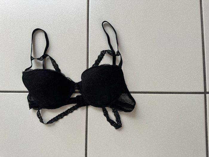 soutien gorge noir miss emma taille 85B avec bande dentelle devant - photo numéro 5