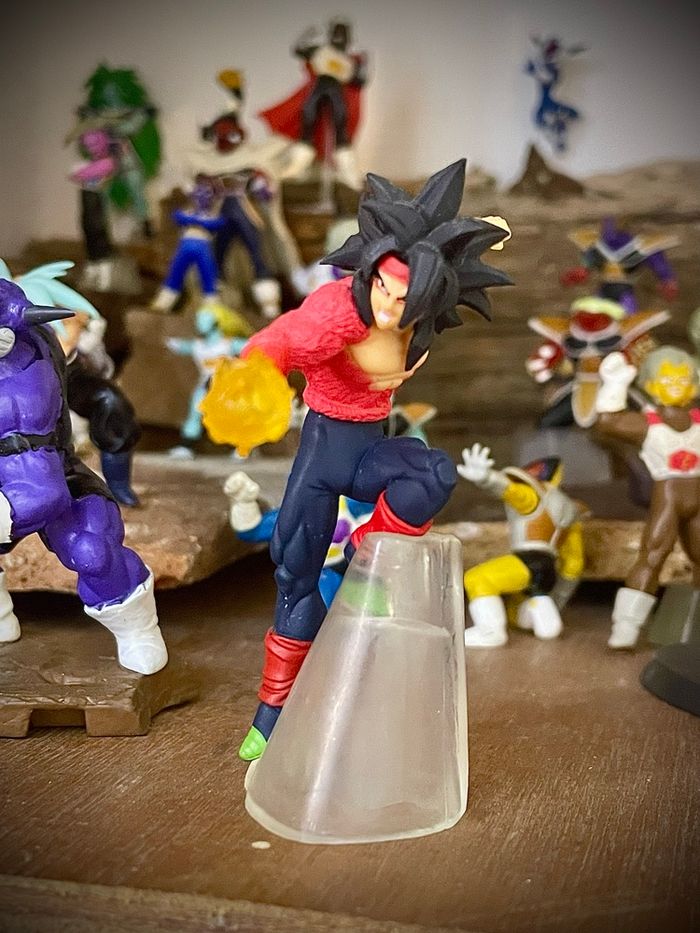 Figurine dragon ball gashapon hg Goku ssj4