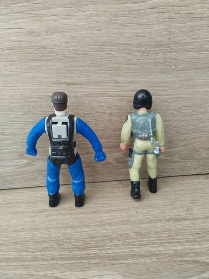 Lot de 2 action man dont un mac do - photo numéro 2