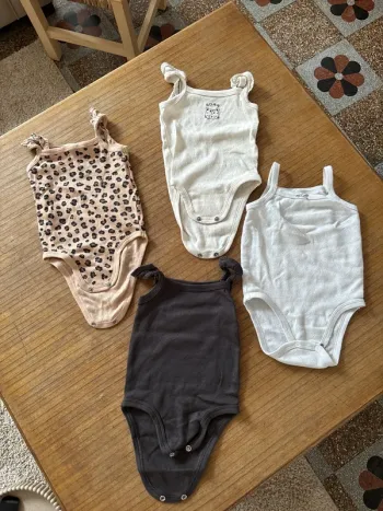 Lot body 9 mois