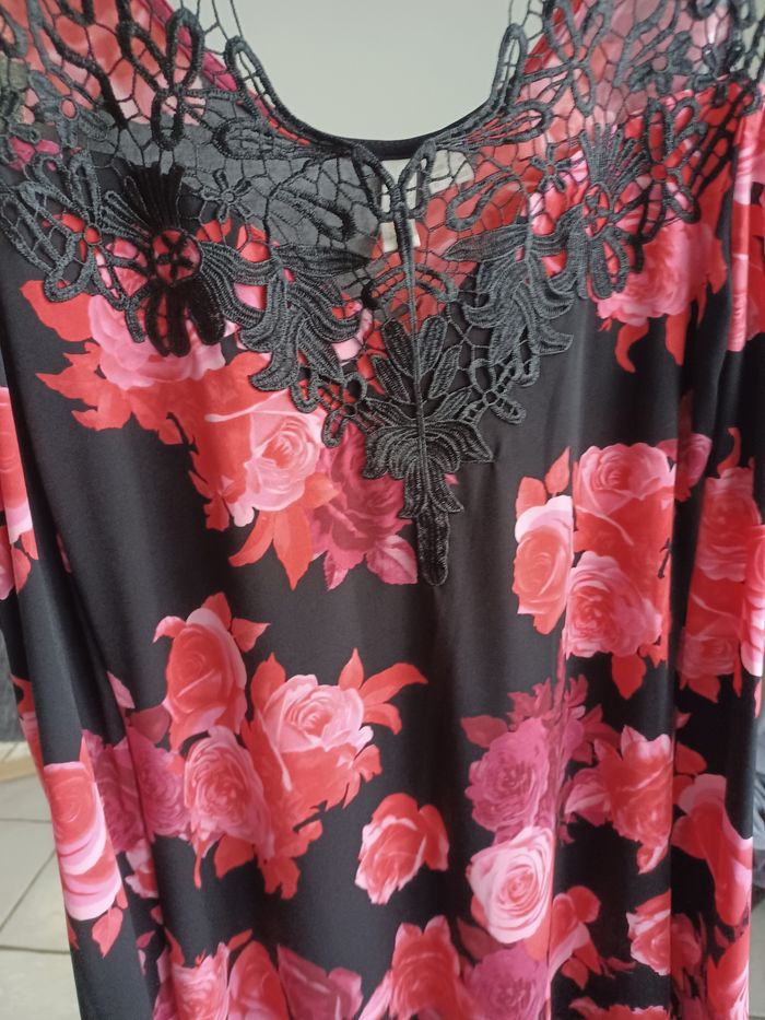 Robe manches longues épaules dénudées Bodyflirt coloris noir et rose taille 40/42 comme neuve. - photo numéro 3