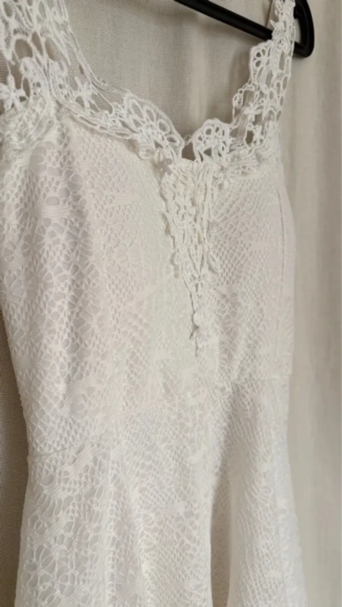 Jolie robe courte blanche dentelle - photo numéro 2