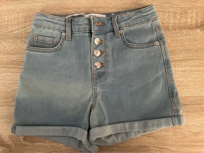 Short en jeans bleu