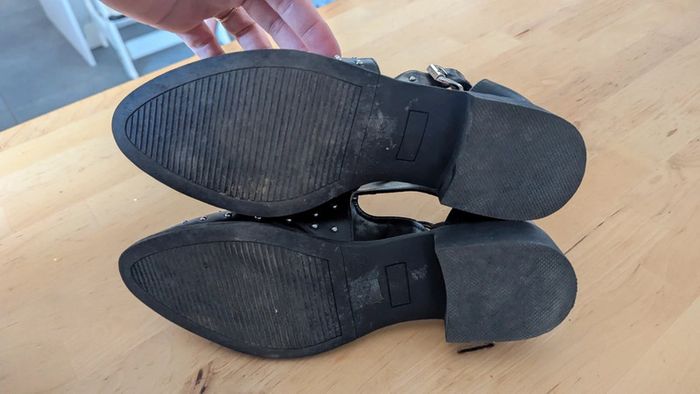 Boots mocassins ouverts cloutés noir - photo numéro 6