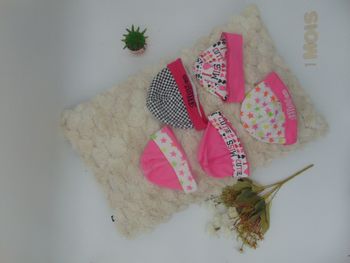 lot de 5 bonnets 1 mois