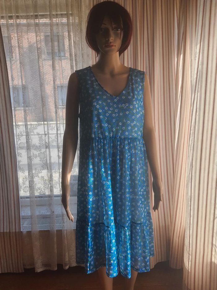 Robe Bel & Bo bleue flories taille 40 - photo numéro 3
