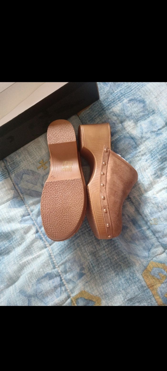 Sabots neufs kaki taille 39 - photo numéro 5