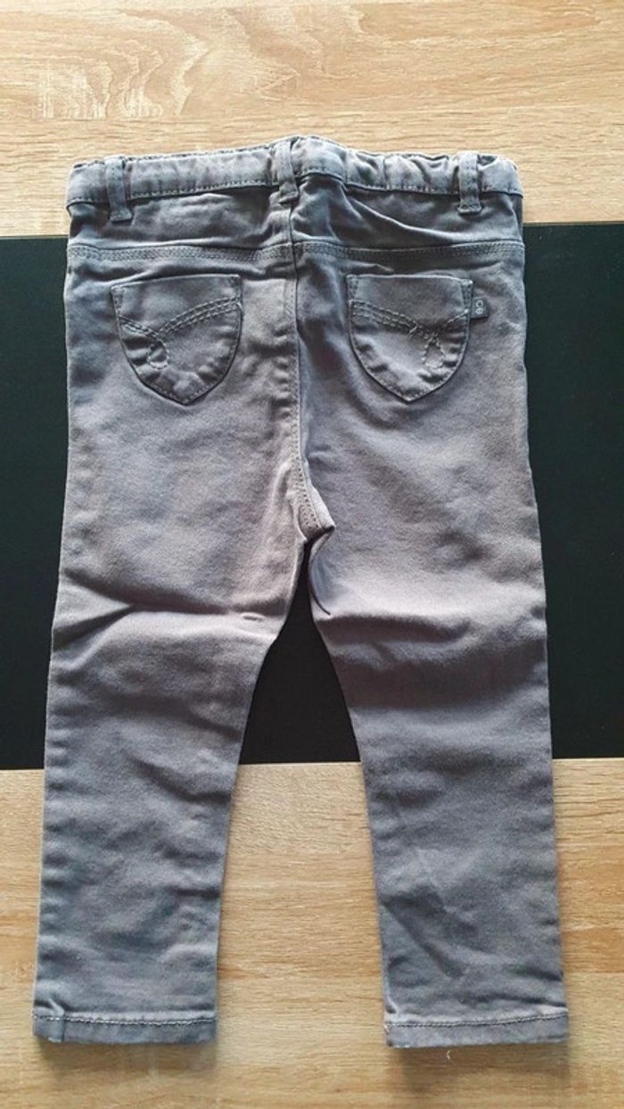 Jean avec ceinture 23 mois - photo numéro 2
