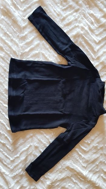 T-shirt noir a manche longue col roulé