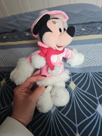 Peluche Minnie d’hiver 26 cm