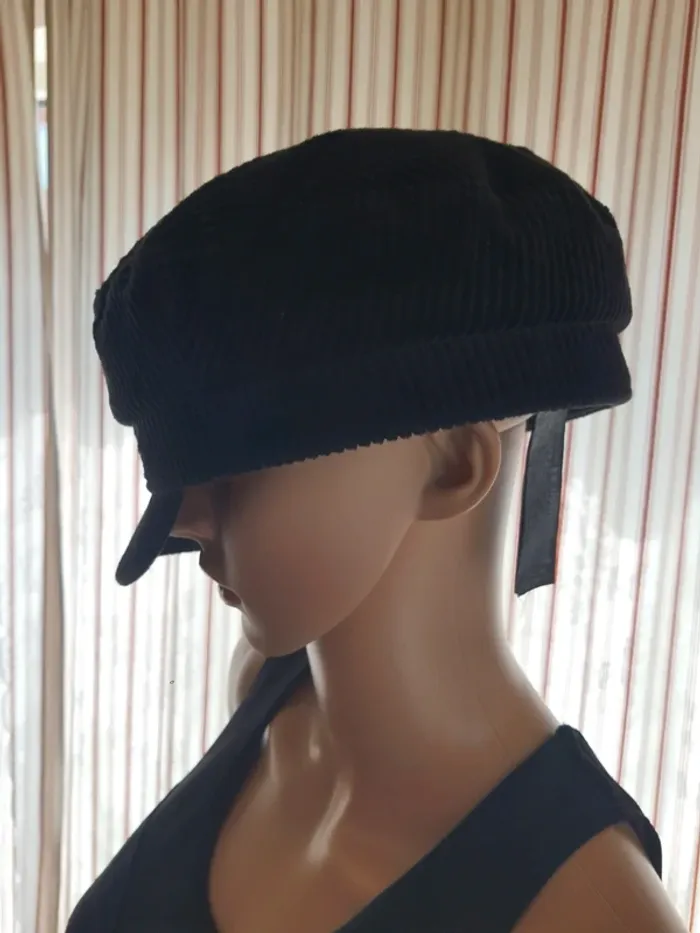 Casquette Zara en velour noir eur M 58cm - photo numéro 6