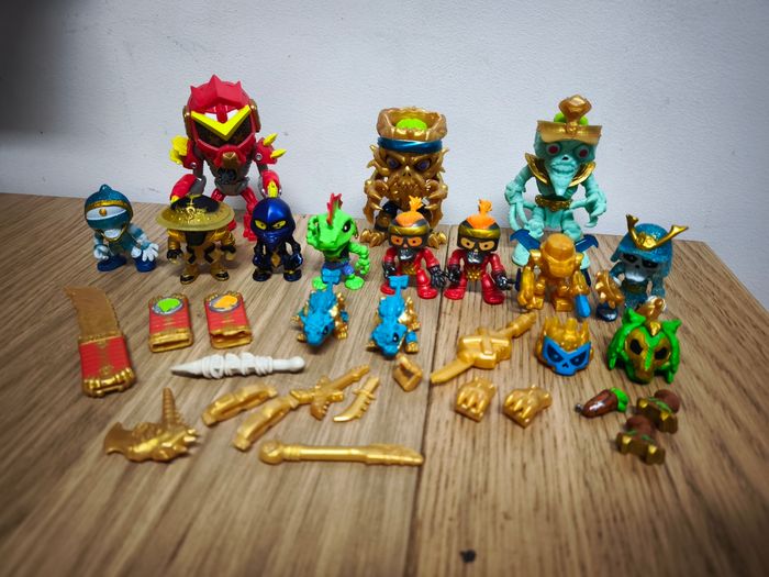 Lot figurines Treasure X