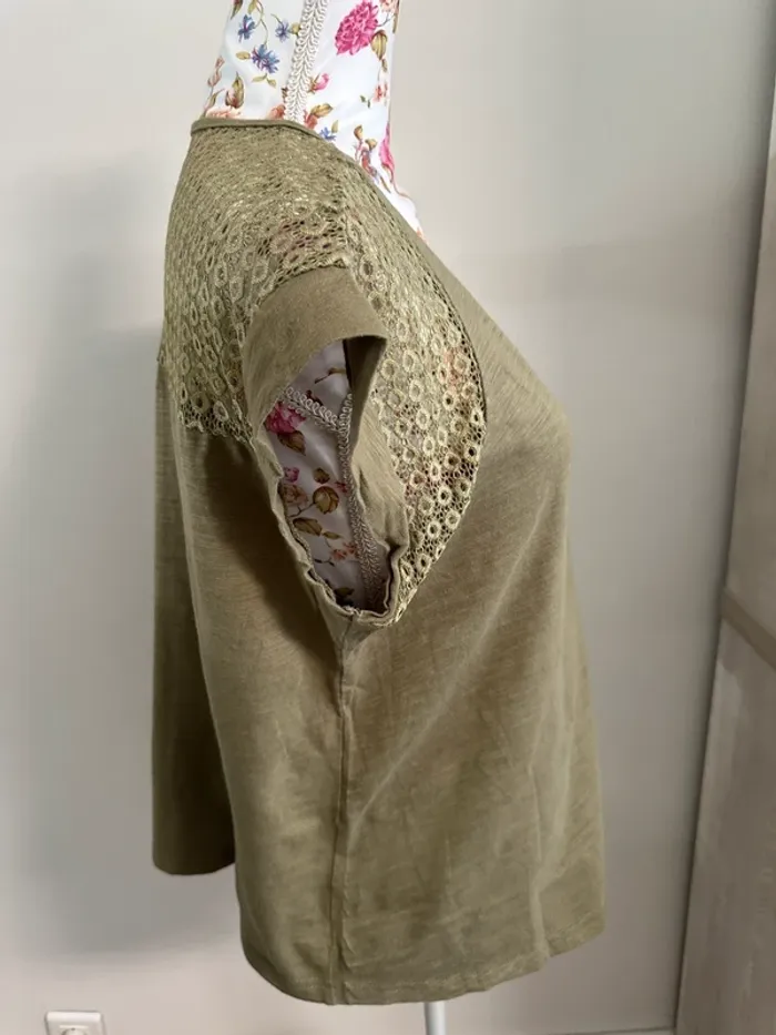 T-shirt avec dentelle dans le dos kaki - photo numéro 2