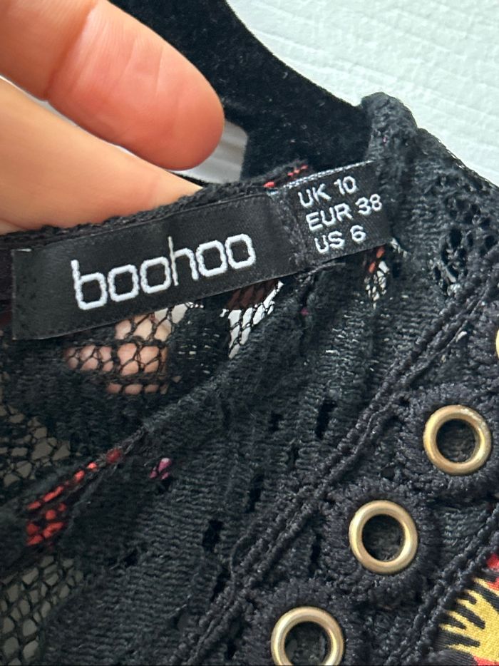 Jolie robe de la marque Boohoo taille 38 - photo numéro 6