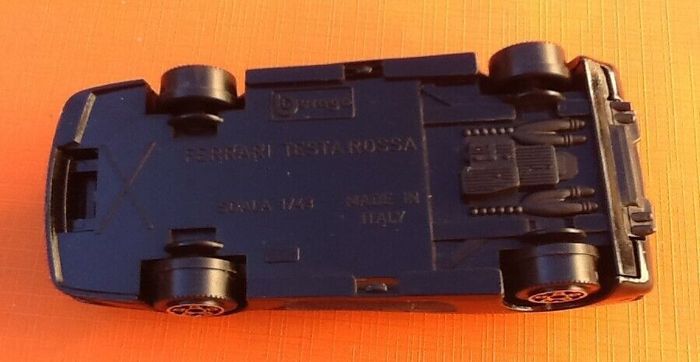 Voiture miniature Ferrari Testarossa - photo numéro 2