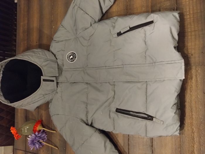 Doudoune grise Abercrombie 9-10 ans – Capuche fourrée – Bon état - photo numéro 2
