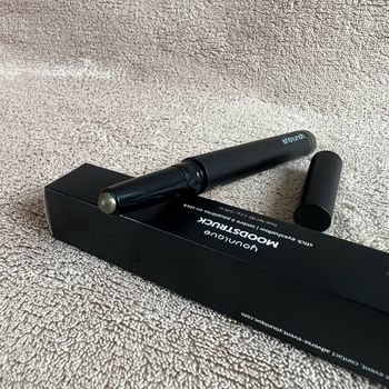 Ombre à paupières stick Logical Younique