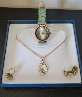 Parure bijoux et montre vert fantaisie