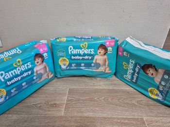 Lot 3 packet couches pempers