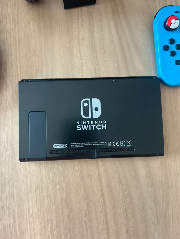 Nintendo switch avec nombreux accessoires - photo numéro 6