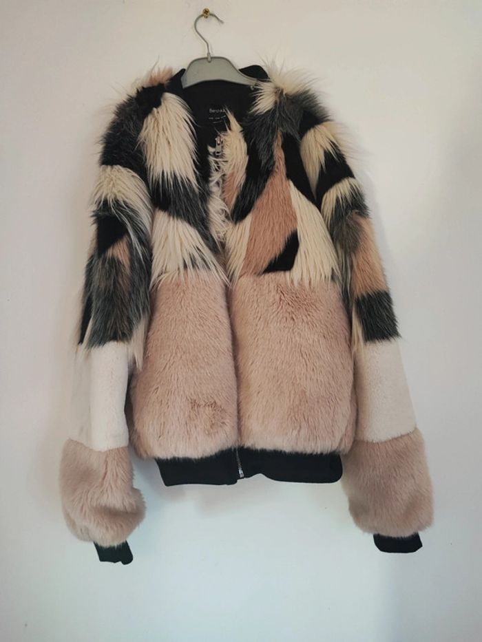 Doudoune fausse fourrure femme Bershka - Dressing trié par tailles
