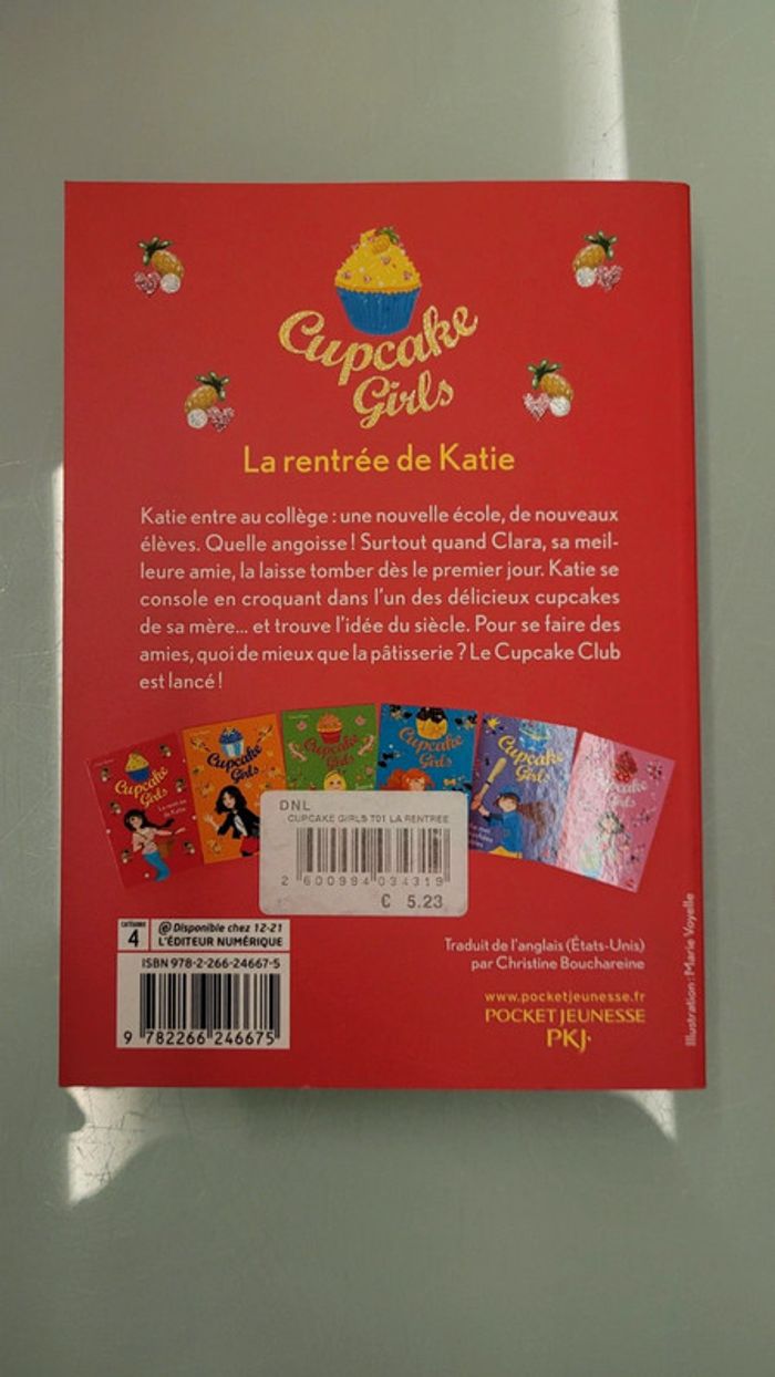 Livre Cupcake Girls tome 1 La rentrée de Katie - photo numéro 2