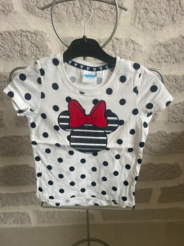 Tee shirt fille Disney 6ans manches courtes minnie