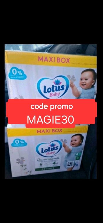 Lot de 2 maxi box 70 couches pampers