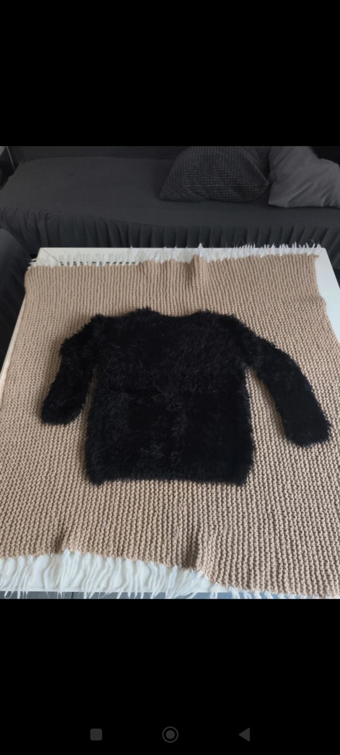 Pull en fausse fourrure noir - photo numéro 2