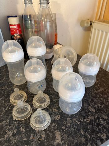 Stérilisateur + biberons avent 