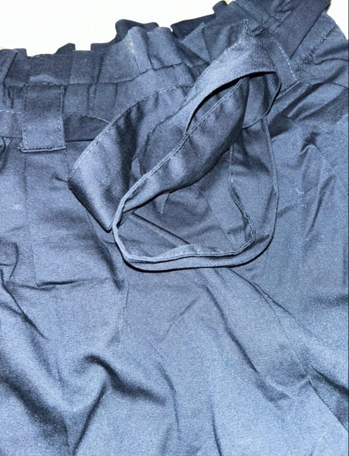 Short fluide marine – Zara – Taille S - Neuf sans étiquette - photo numéro 2