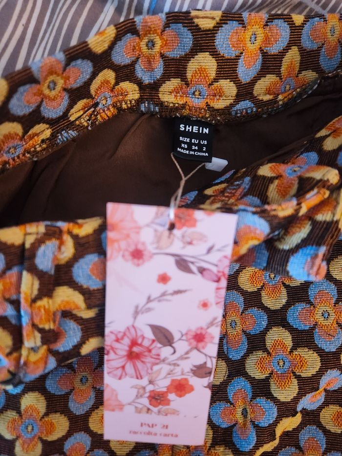 Jupe fleurs vintage neuve - photo numéro 3