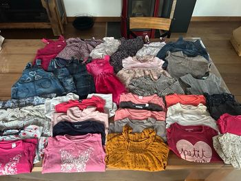 Gros lot vêtements fille 2 ans