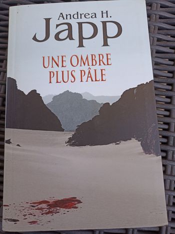 Une ombre plus pale