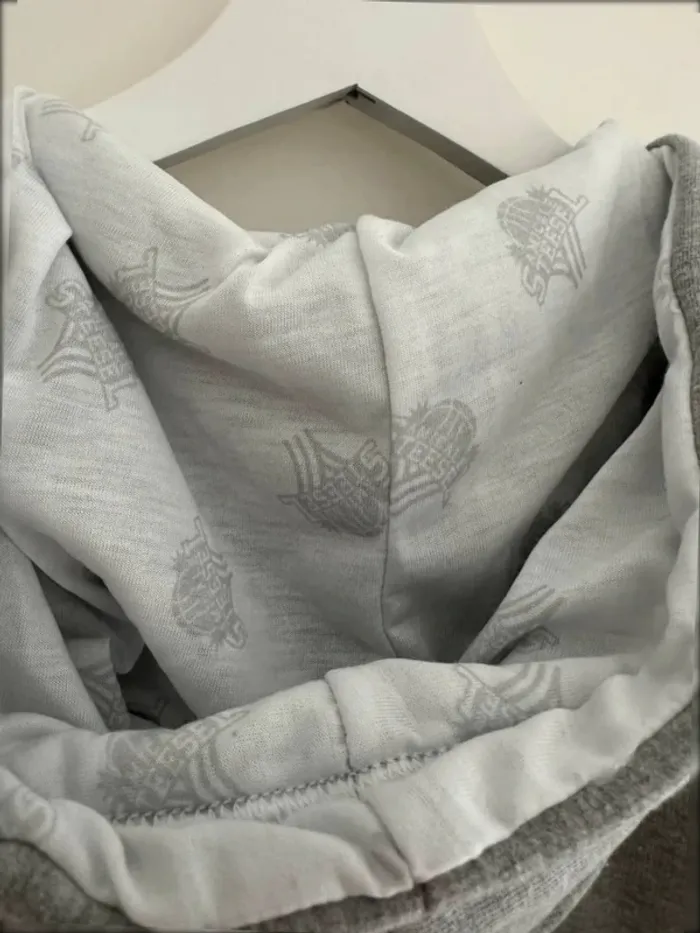 Pull à capuche avec zip gris taille M , neuf - photo numéro 7