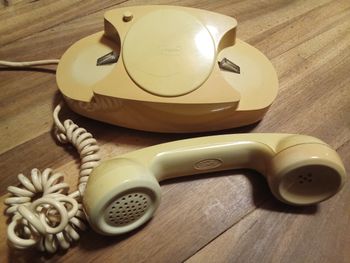 Com biné téléphonique