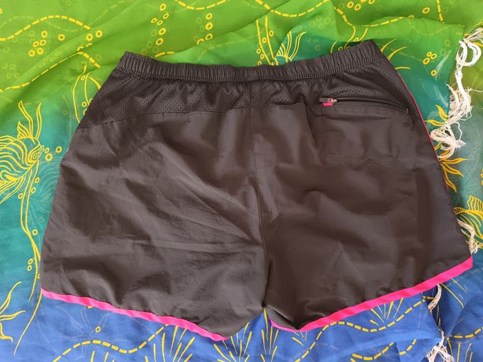 Short adidas rose et noir 36 - photo numéro 4