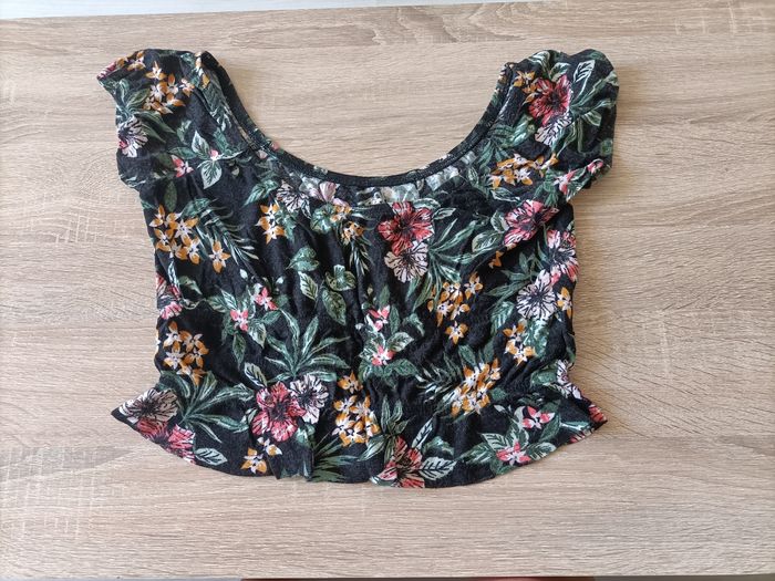 Crop top noir et fleurs - 10 ans fille