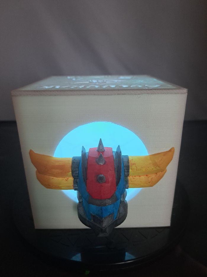 Boîte veilleuse goldorak