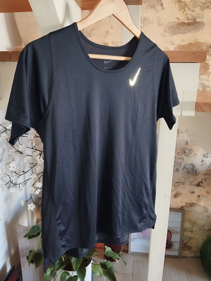 T-shirt Nike dri-fit - photo numéro 3