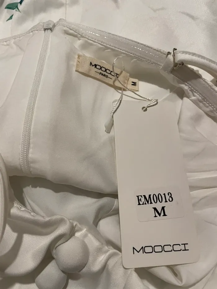 Robe neuve Moocci taille M ou 38 blanc à fleurs - photo numéro 8