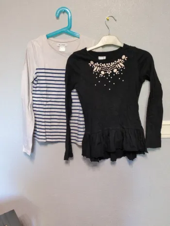 Lot 2 t-shirts fille 10 ans